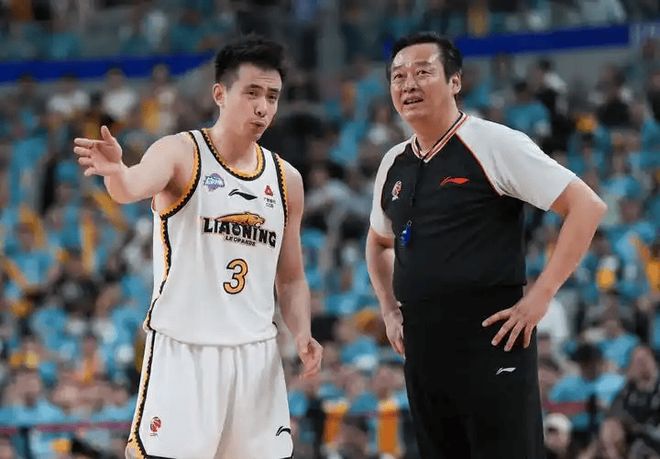 步行者险胜灰熊,赵继伟状态火热 步行者险胜灰熊,赵继伟状态火热