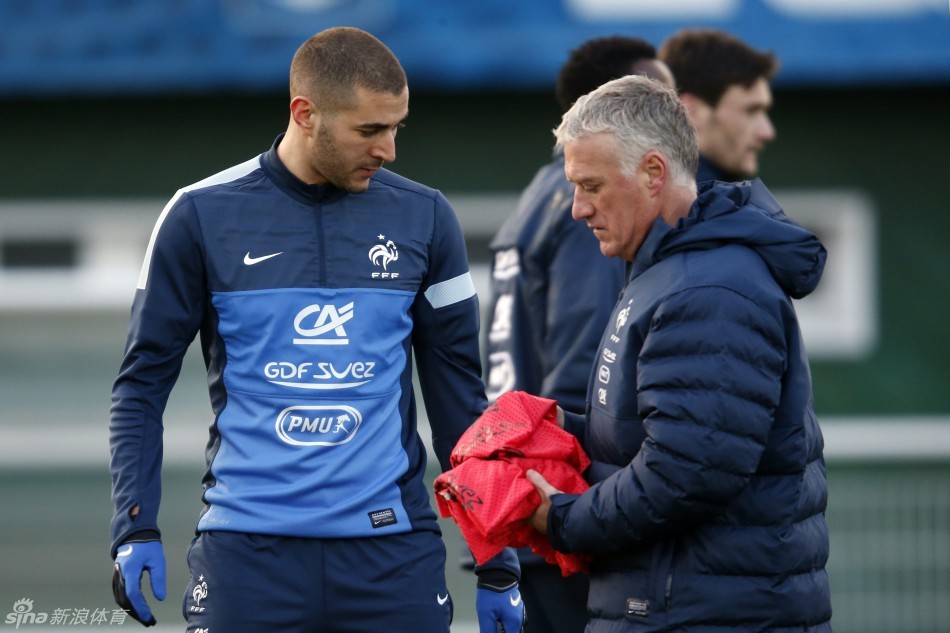 英格兰队鏖战法国队，梁靖崑高光表现