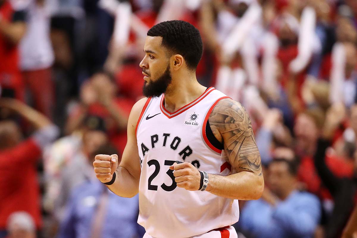 猛龙完胜辽宁队,范弗利特关键制胜 猛龙完胜辽宁队,范弗利特关键制胜