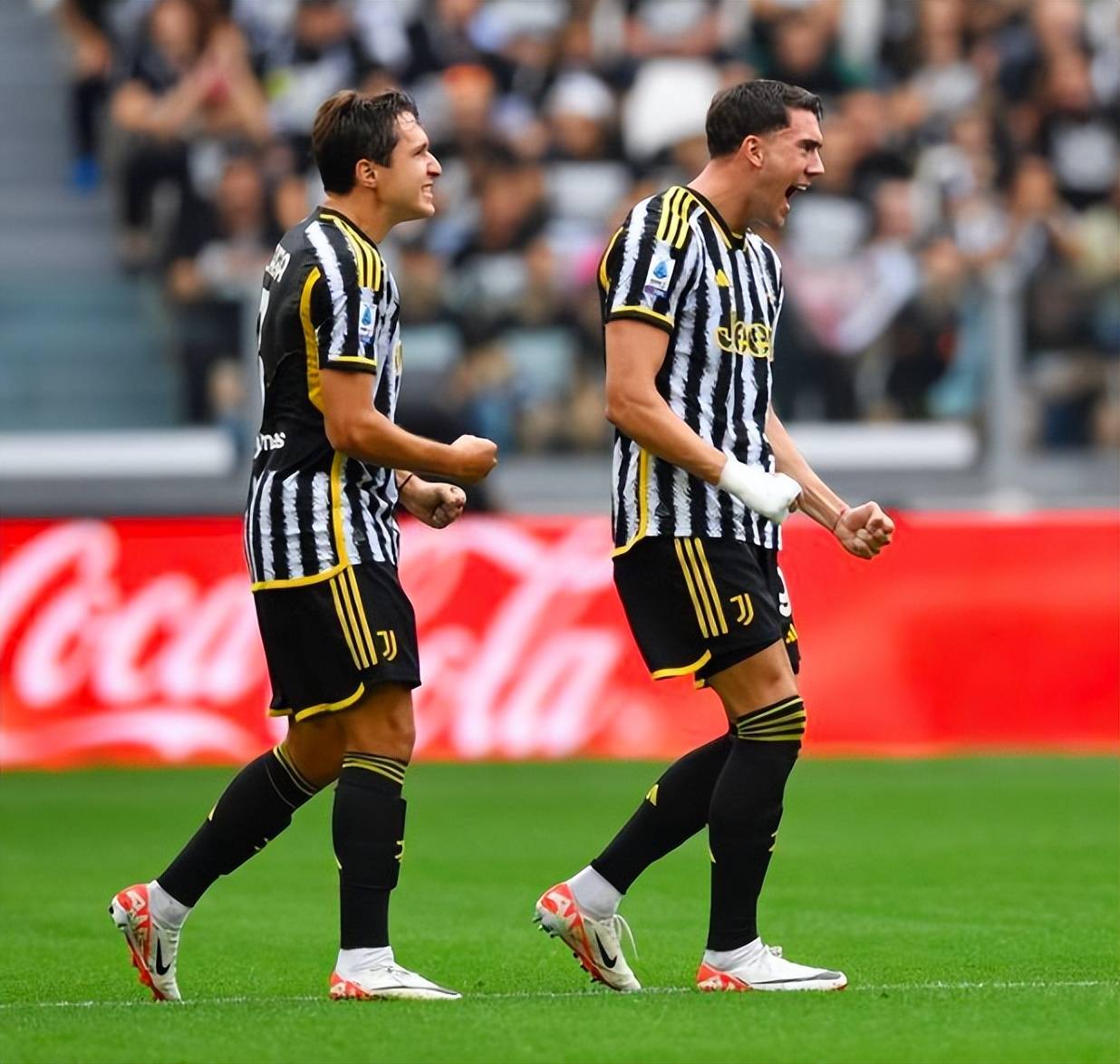 波兰绝杀那不勒斯,弗拉霍维奇制霸全场 波兰绝杀那不勒斯,弗拉霍维奇制霸全场