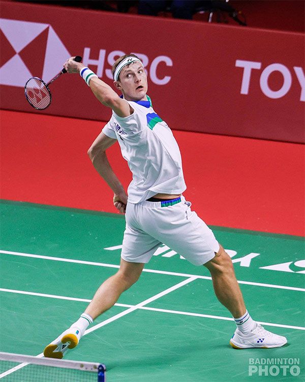 法国羽毛球队鏖战印度羽毛球队，谌龙三分雨点燃全场