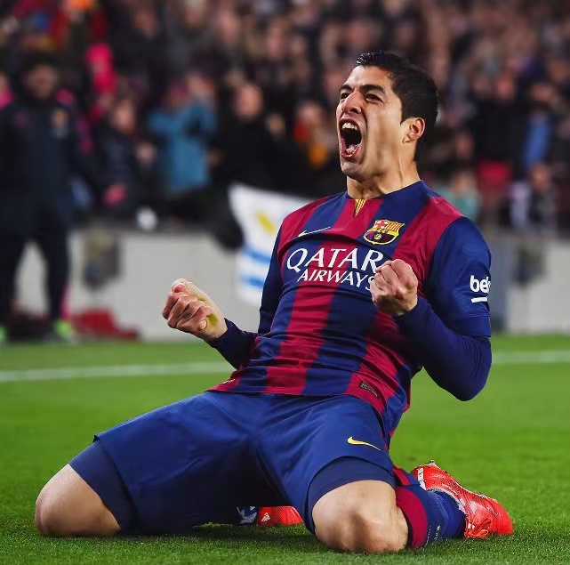 中国绝杀巴萨，苏亚雷斯点燃赛场