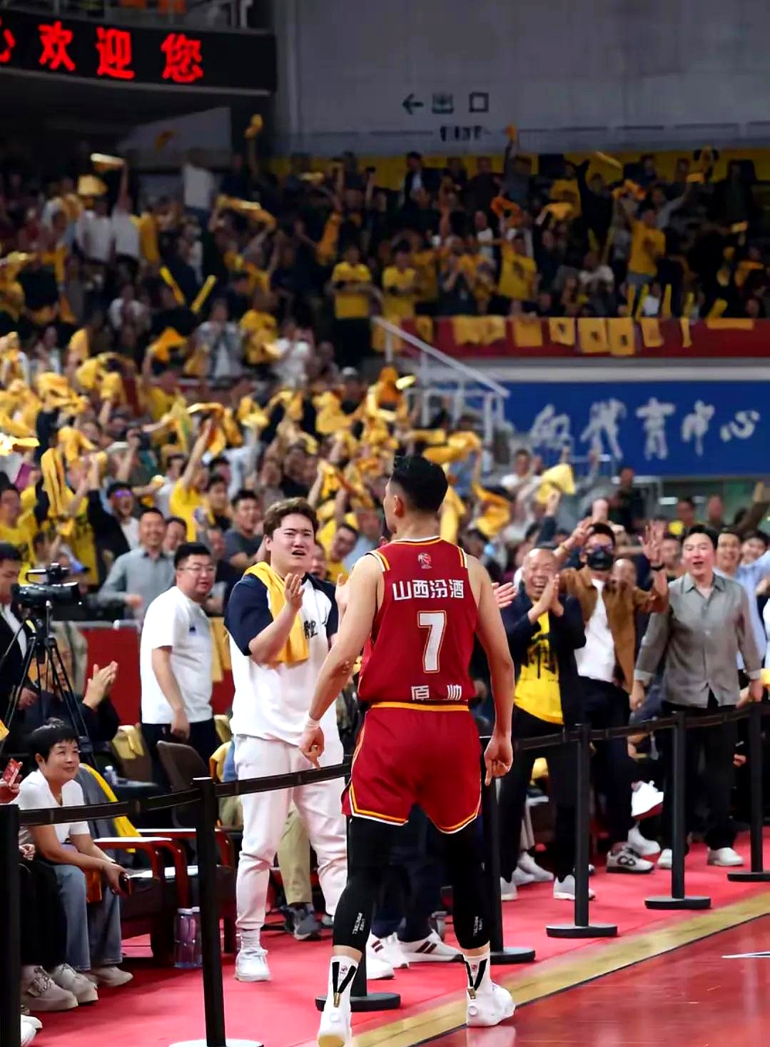 山西队险胜广州队，张镇麟扛起全队