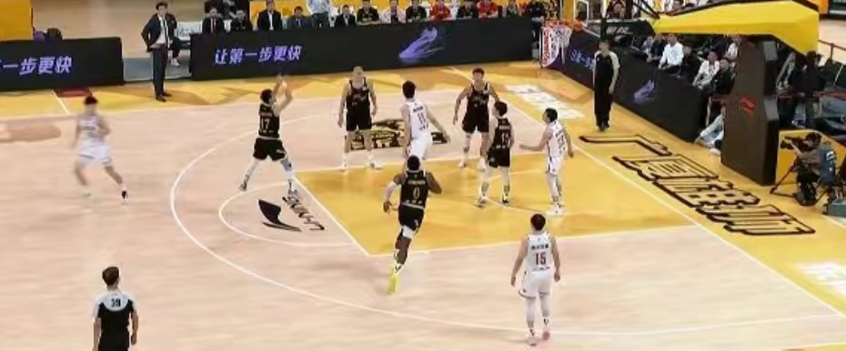 国王力克江苏队，孙铭徽带队取胜