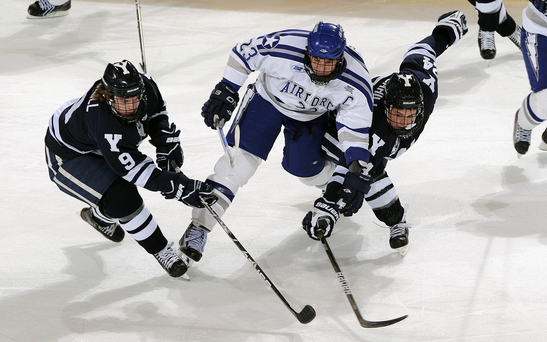 赛道上的历史性逆转，皮亚斯特里关键制胜，阿斯顿马丁力压法拉利